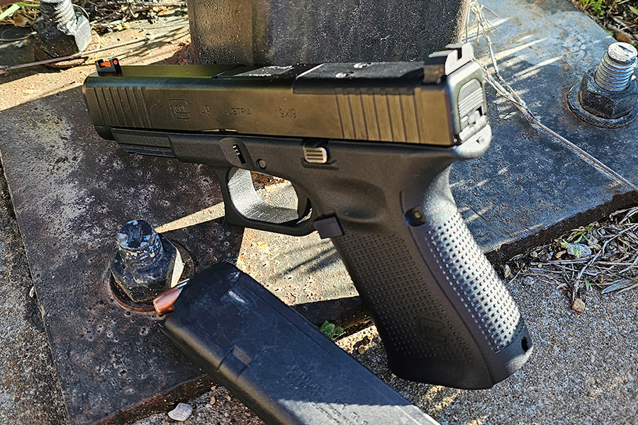 GLOCK 19 fiber optic sights