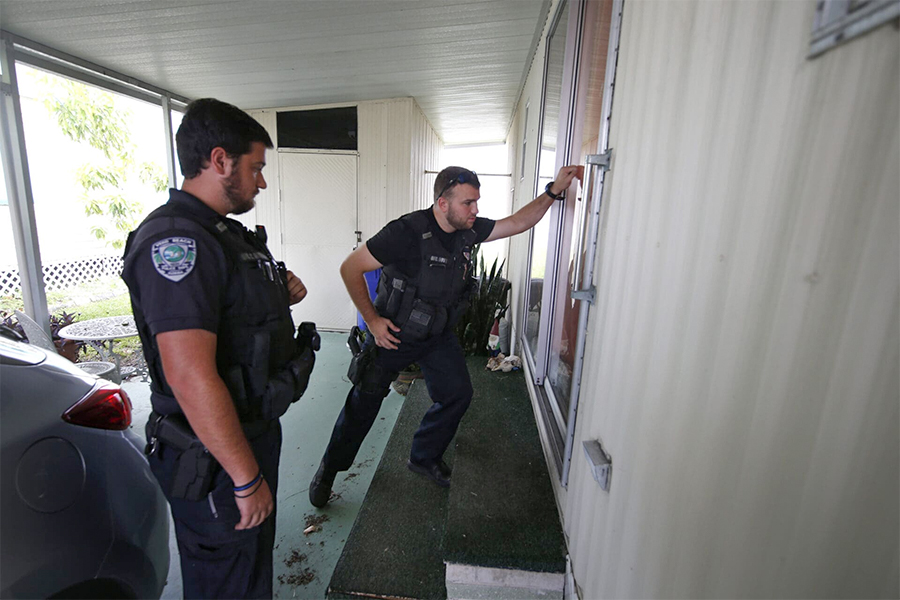 police knock door gun confiscation