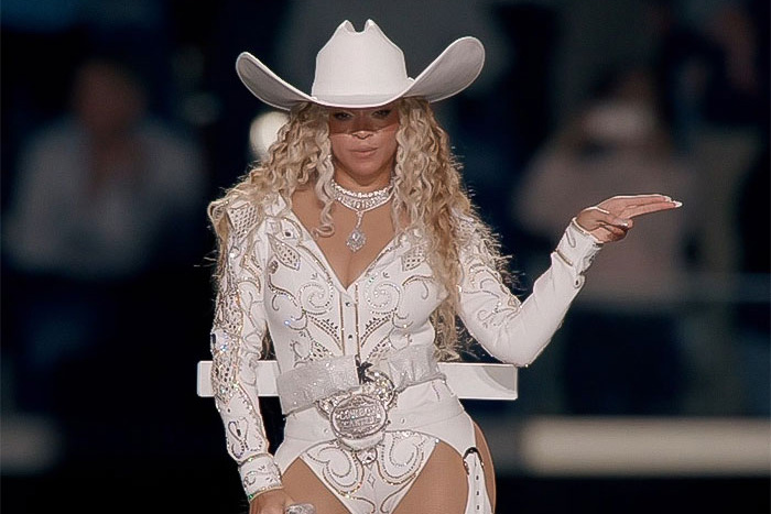 Beyonce Cowboy Carter halftime show finger gun 
