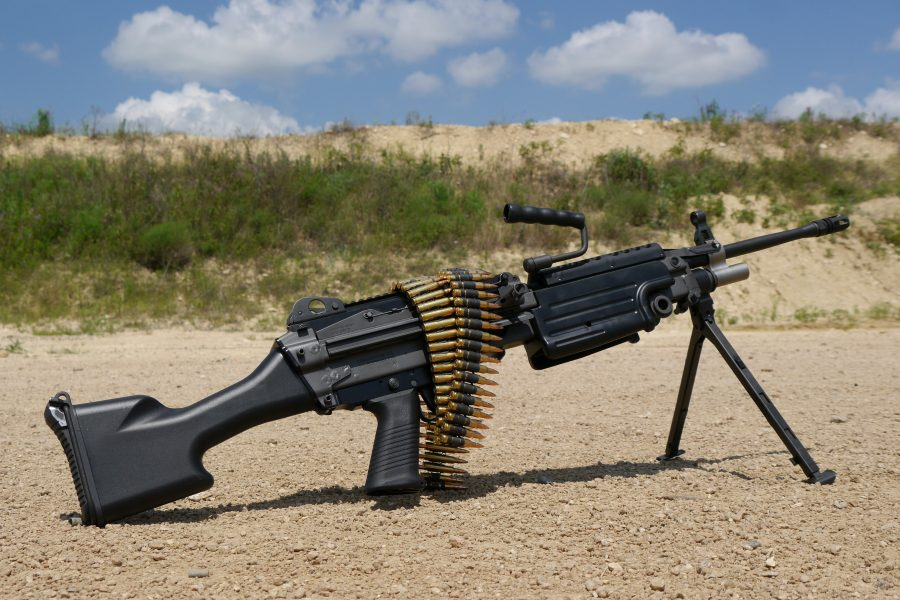 FN M249 machinegun machine gun SAW