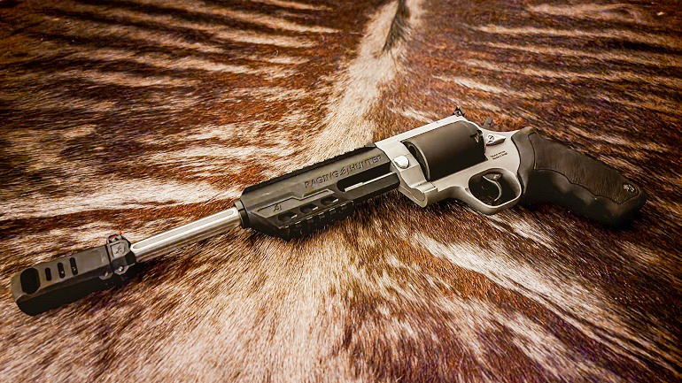 Taurus Raging Hunter revolver