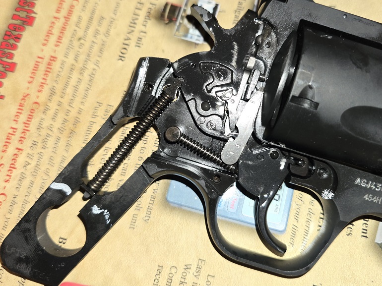 Taurus Raging Hunter revolver 454 Casull