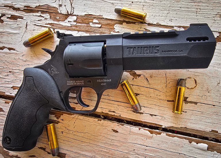 Taurus Raging Hunter revolver 454 Casull