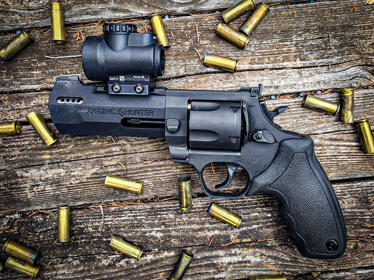 Taurus Raging Hunter revolver 454 Casull