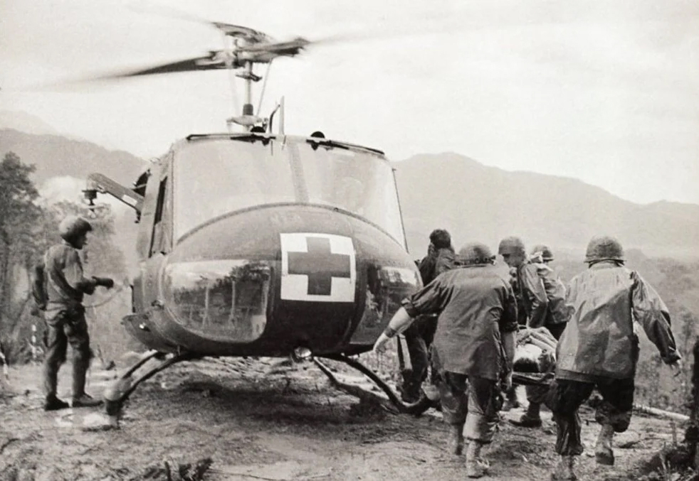 Vietnam helicopter evac corpsman